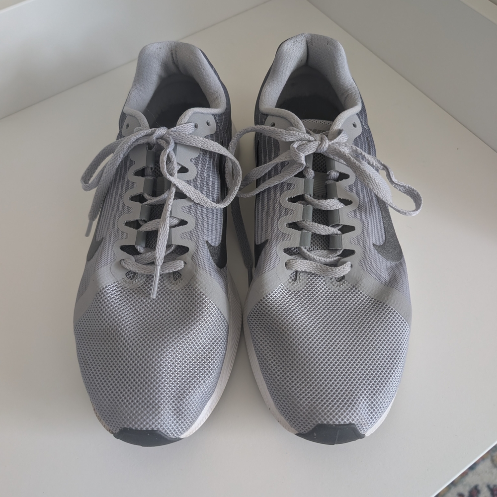 Nike Women's Athletic Shoes in Gray and Black